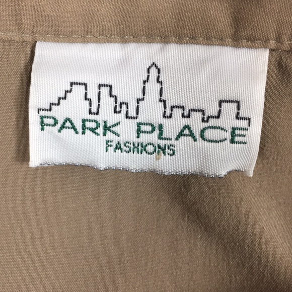 Park Place Fashions Short Sleeve Button Front Top - Picture 8 of 9